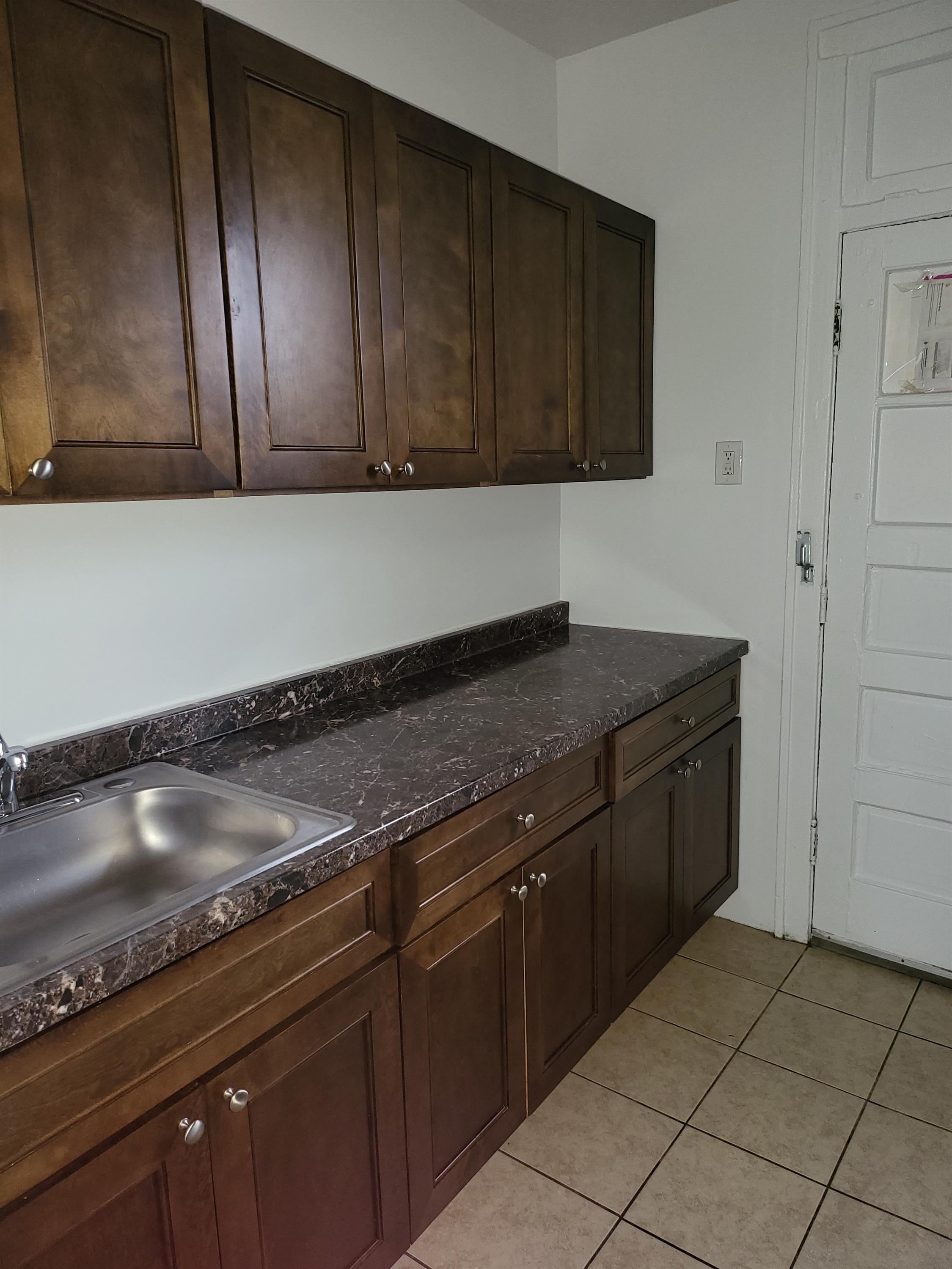 1728 E 70th Street, Unit 3C